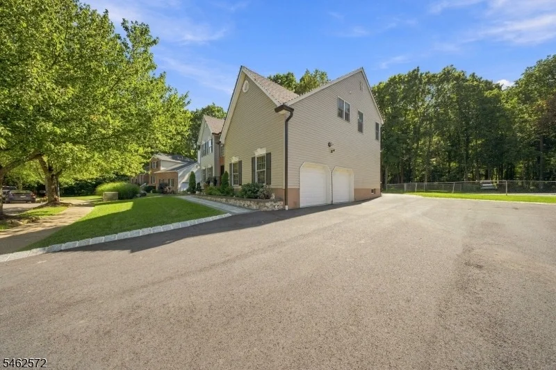 Photo of 58 Fox Chase Ln