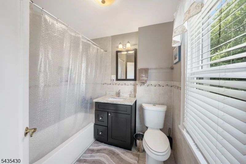 Photo of 1269 Robinson Ter