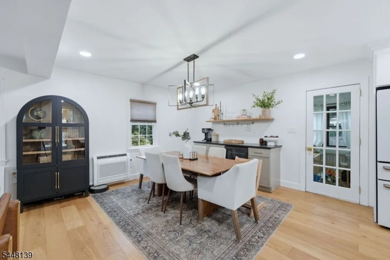 Photo of 102 Mortimer Ave