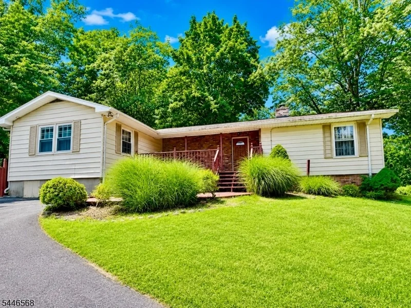 Photo of 18 Summit Rd