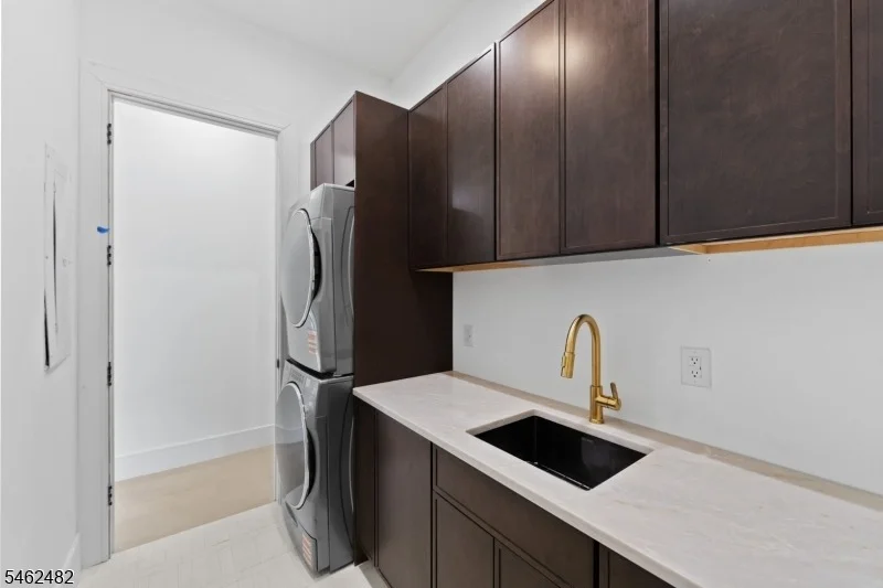 Photo of 809 West Shore Drive