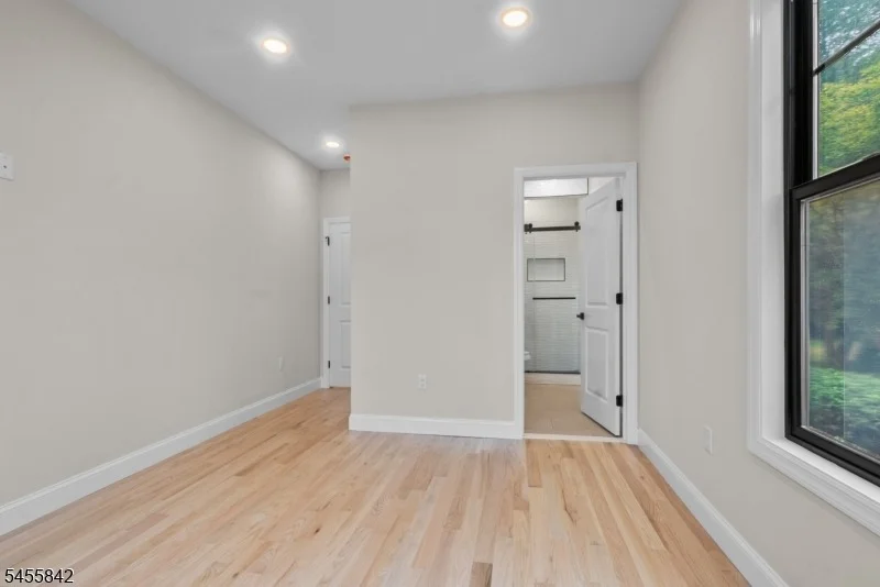 Photo of 41 Lefke Ln