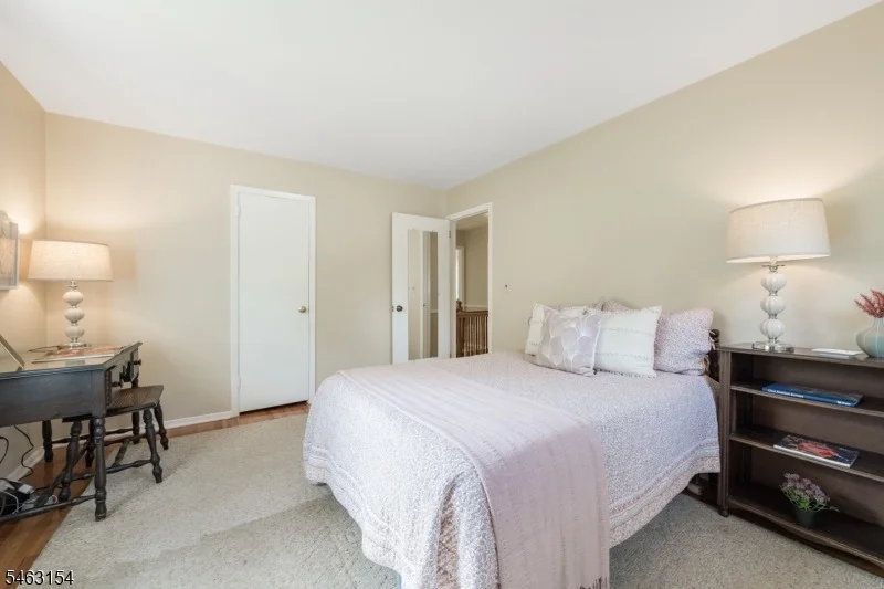 Photo of 43 Chaucer Dr