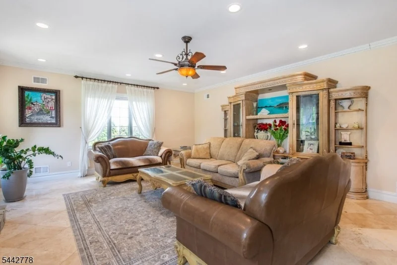 Photo of 16 Cheri Ln
