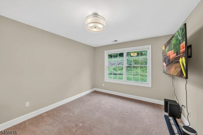 Photo of 74 Haggerty Dr