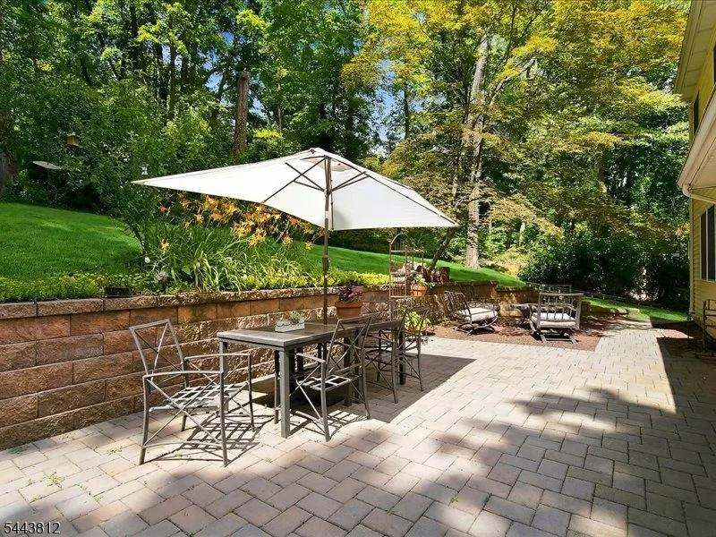 Photo of 76 Long Hill Rd