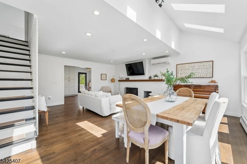 Photo of 108 Beacon Hill Rd