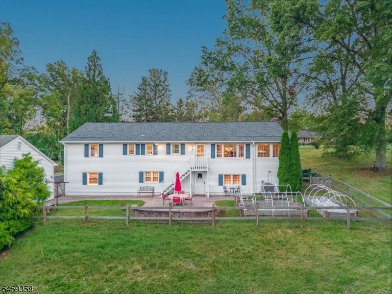 Photo of 2 Orchard Dr