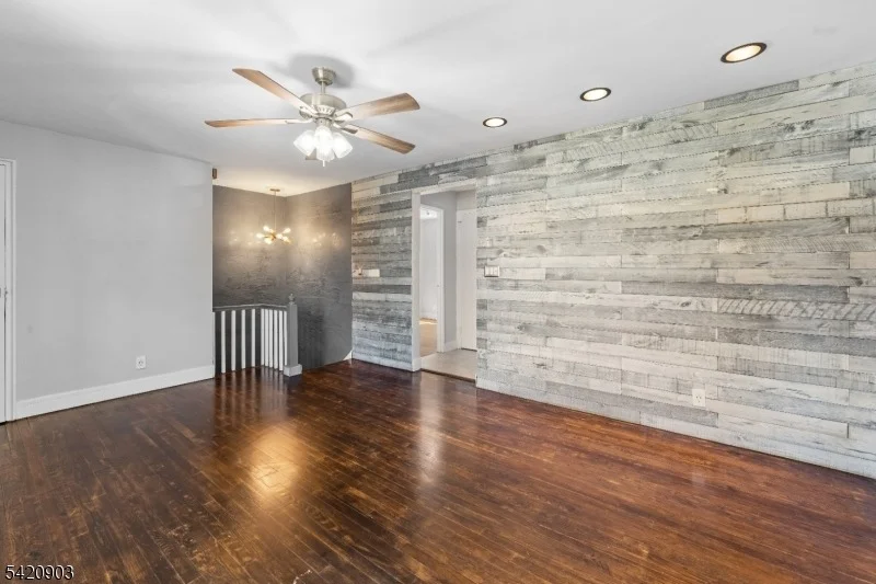 Photo of Unit 6 at 418 Esplanade