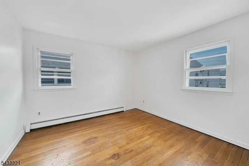 Photo of 183 Devon St