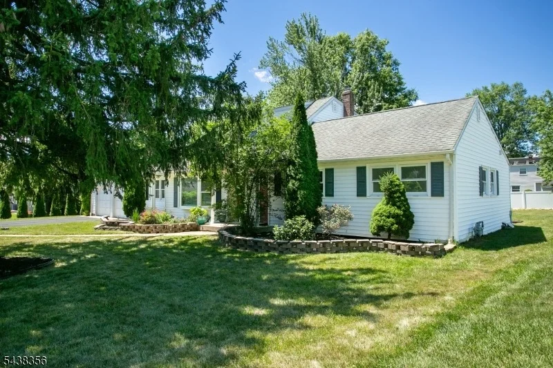 Photo of 70 Knoll Rd