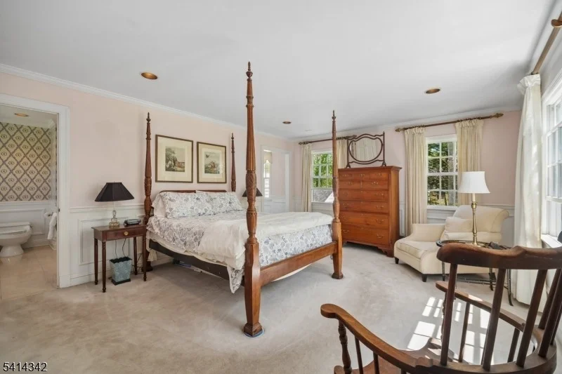 Photo of 638 Mountain Ave