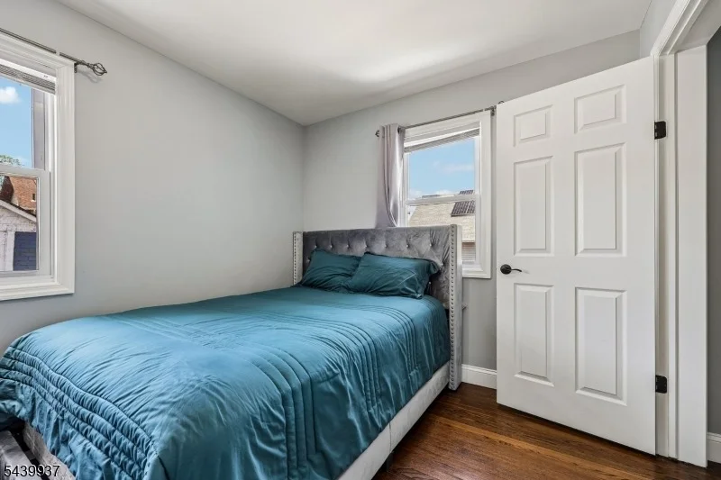 Photo of 377 Parker Ave