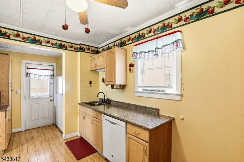 Photo of 332 Riverside Ave