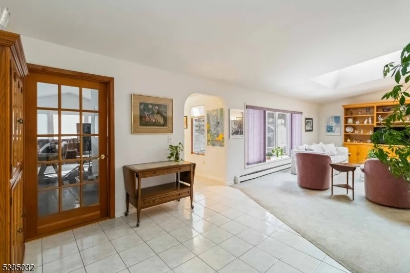 Photo of 6 Seabert Ln