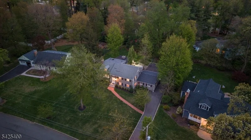 Photo of 28 Spring Ridge Dr