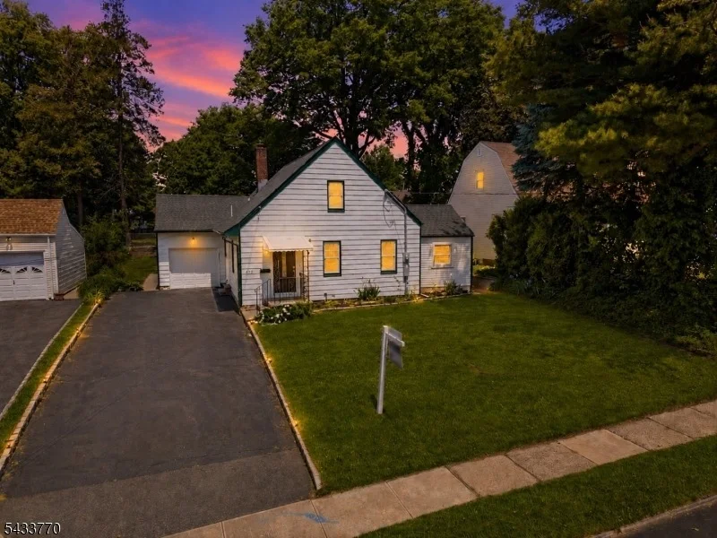 Photo of 573 Conant St