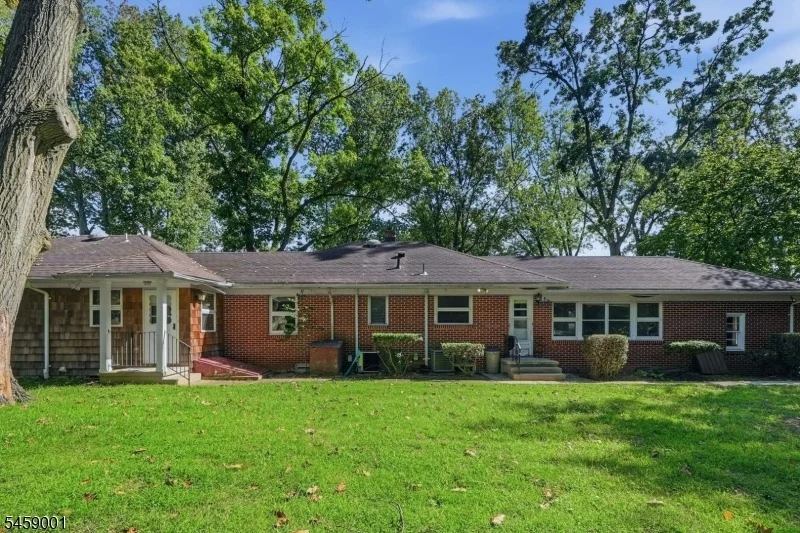 Photo of 23 Glendale Dr
