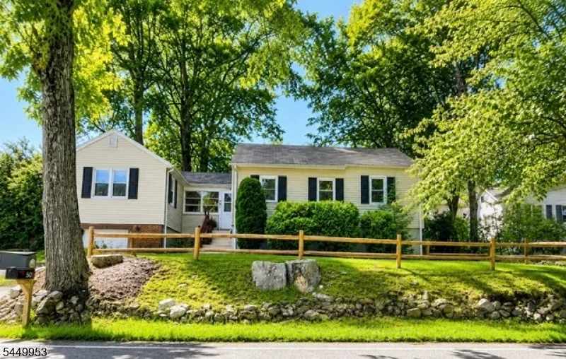 Photo of 501 Diamond Spring Rd