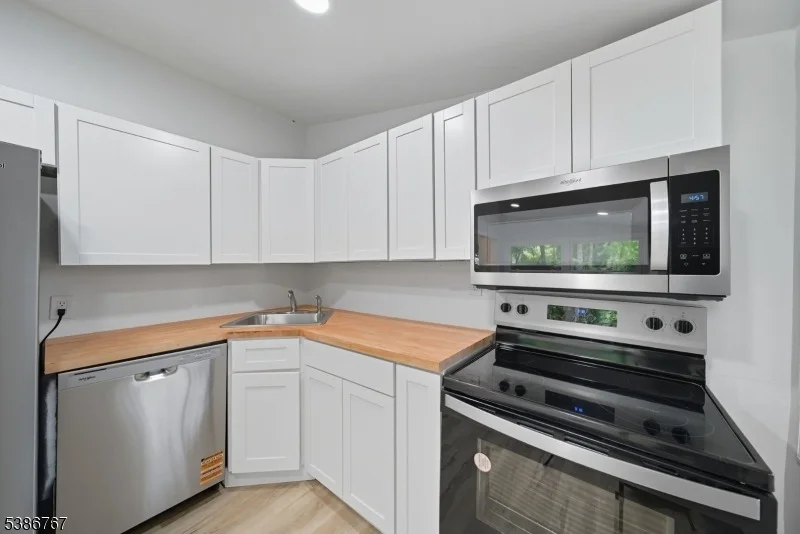 Photo of 330 Springbrook Trl