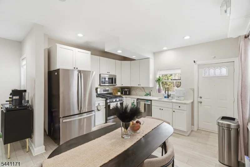 Photo of 87 Madison Ave