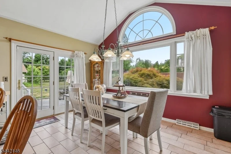Photo of 49 Pancake Hollow Dr