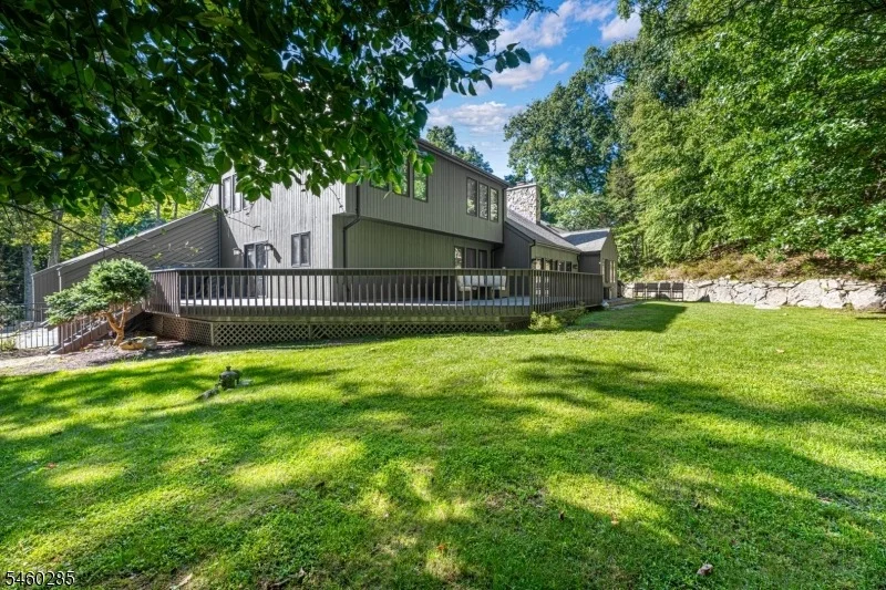 Photo of 33 Radcliffe Dr