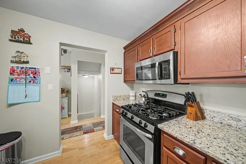 Photo of 42 HICKORY WAY