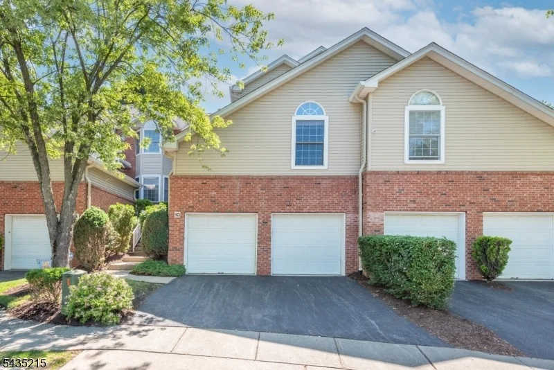 Photo of 10 Ebersbach Ln