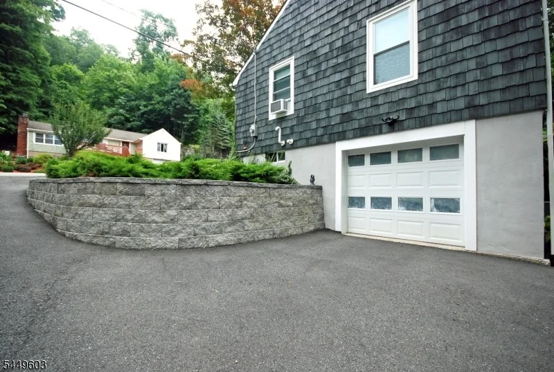 Photo of 18 Tamarack Rd
