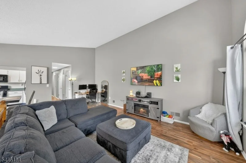 Photo of 161 Gregory Ln