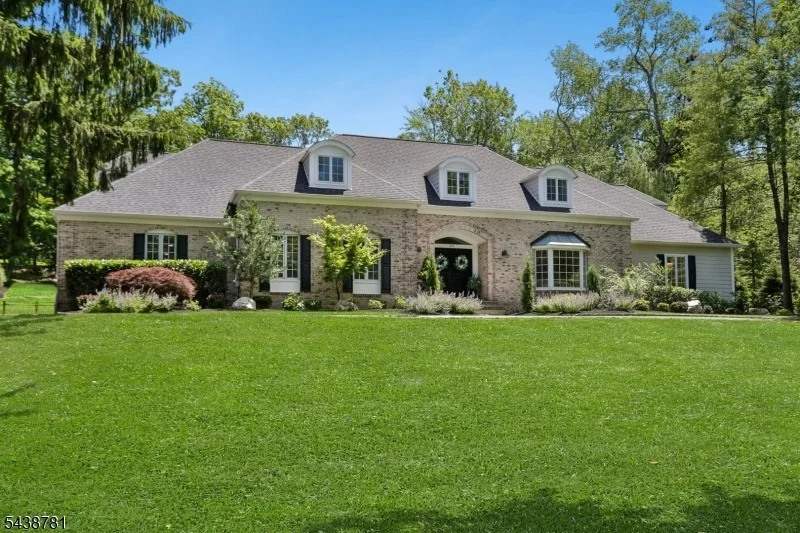 Photo of 60 Nottingham Dr