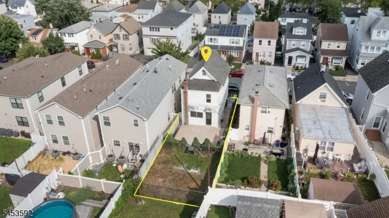 Photo of 345 Forest St