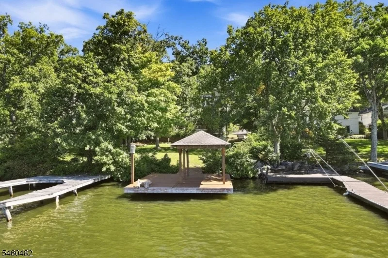 Photo of 212 Long Pond Rd