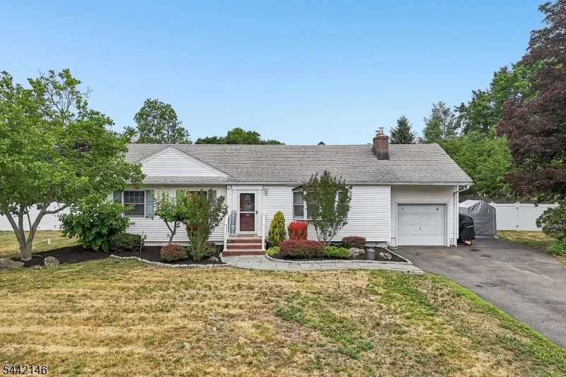 Photo of 49 Pancake Hollow Dr