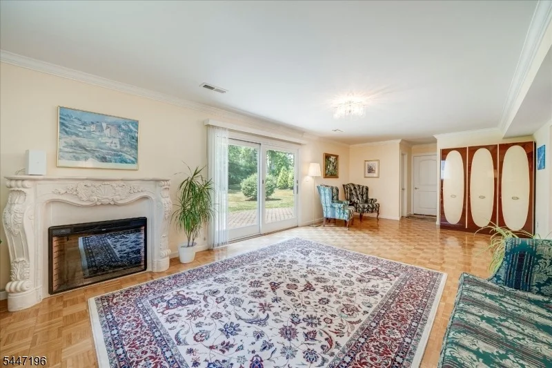 Photo of 57 Robbins Ave