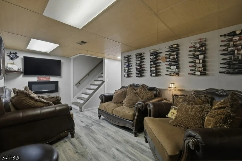 Photo of 58 Oriole Dr