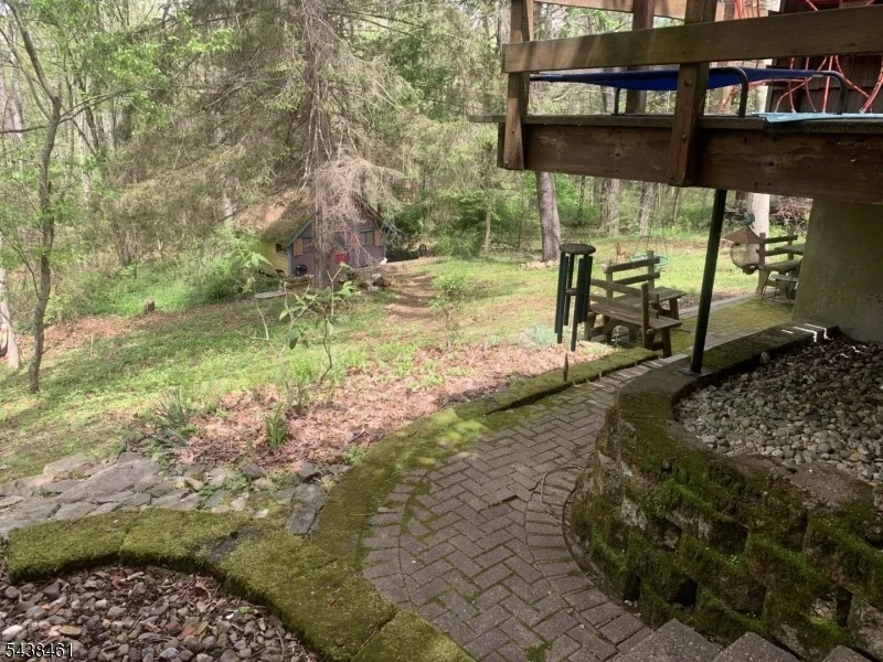 Photo of 4 Pine Tree Ln