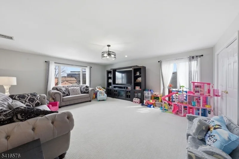 Photo of 270 Baldwin Ave