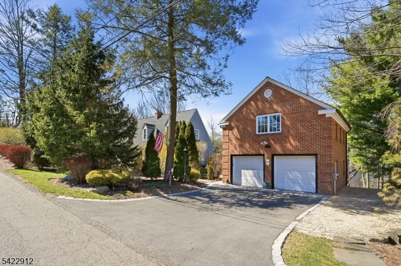 Photo of 173 Point Breeze Dr