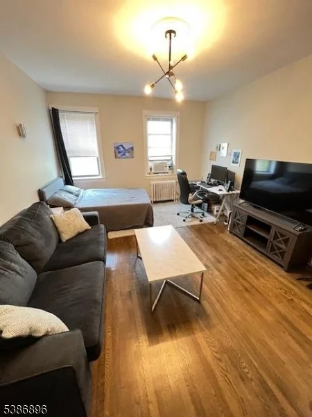 Photo of Unit D4 at 303 Hamilton Pl