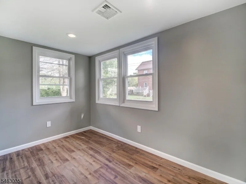 Photo of 17 Lock St