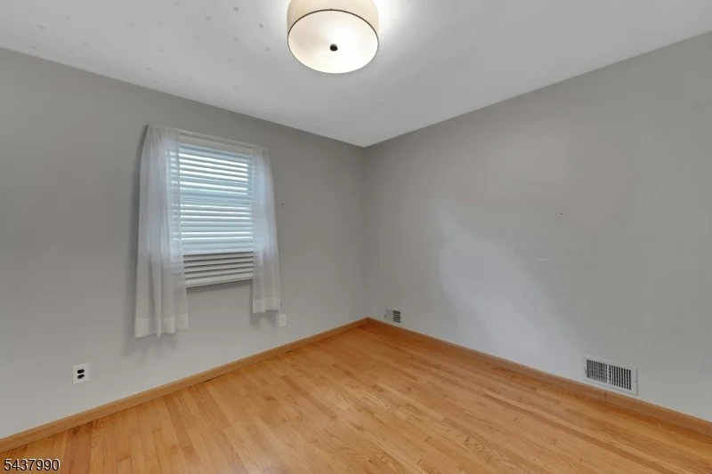 Photo of 451 Chestnut St