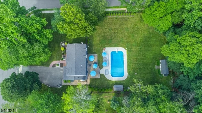 Photo of 37 Camelot Dr