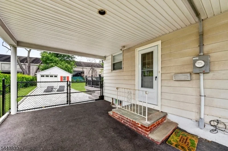 Photo of 42 Donnalin Pl