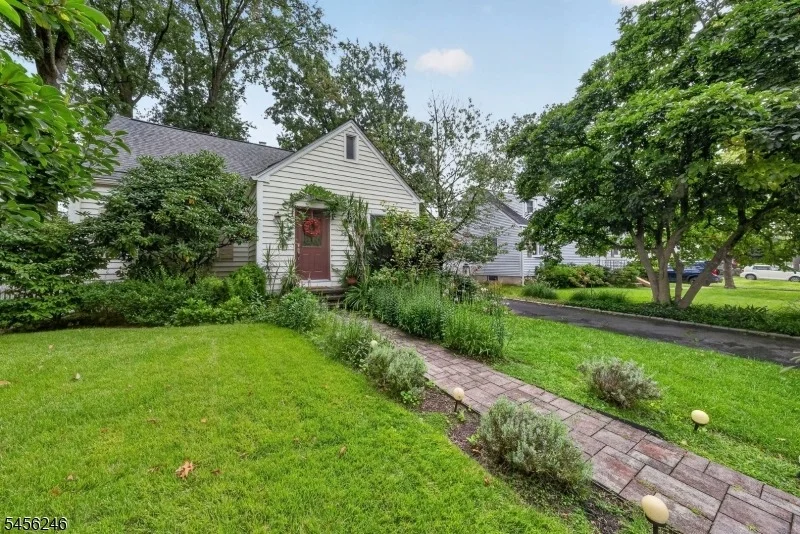 Photo of 12 Omaha Dr