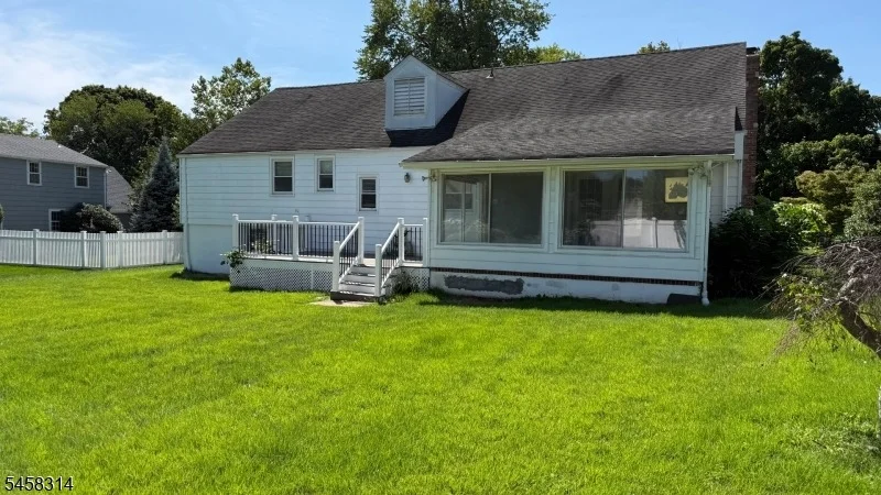 Photo of 88 Meadowbrook Rd