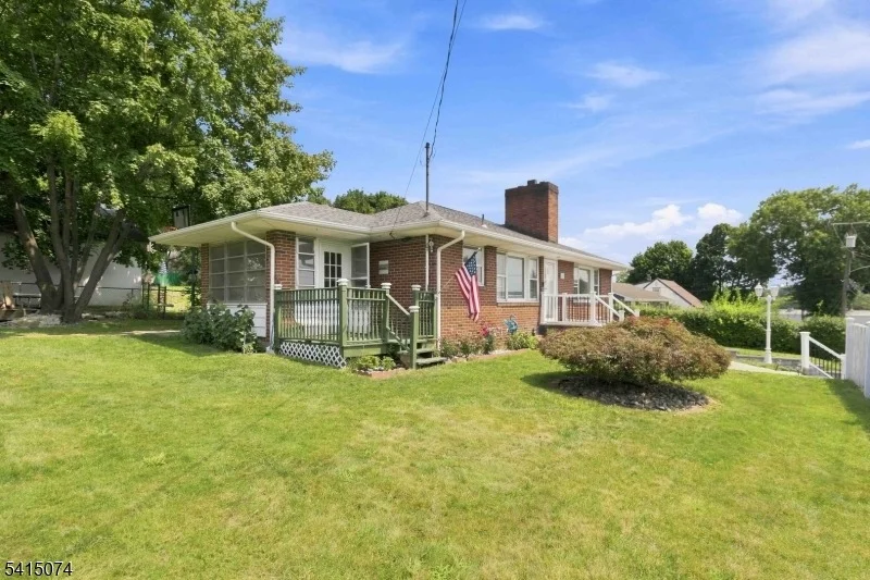 Photo of 1 Roy St