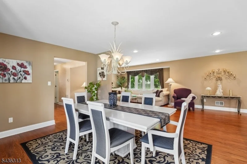 Photo of 18 Mary Ellen Dr