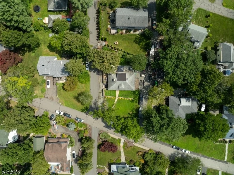 Photo of 175 Long Pond Rd